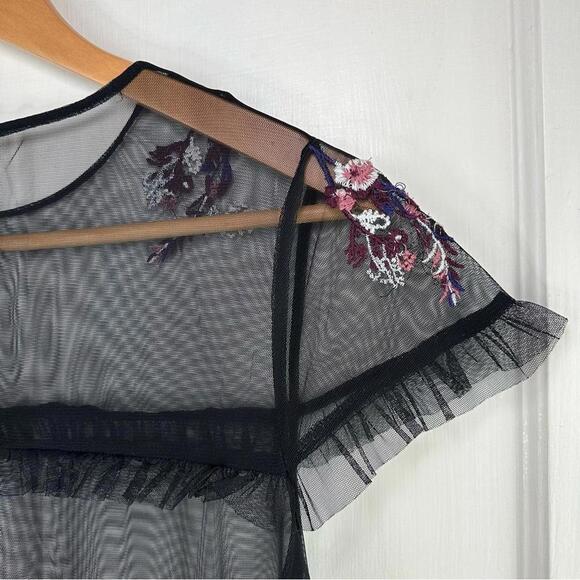 Willow & Clay Sheer Floral Embroidered  Maxi Dress - Picture 8 of 8